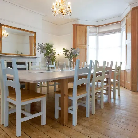 6 Abbey Terrace Holiday home *