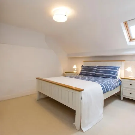 6 Abbey Terrace * Whitby