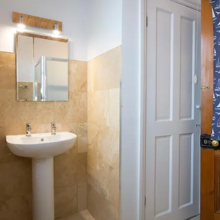 6 Abbey Terrace *